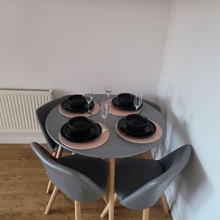 2 Bedroom End Of Terrace House Wellington  Eksteriør bilde