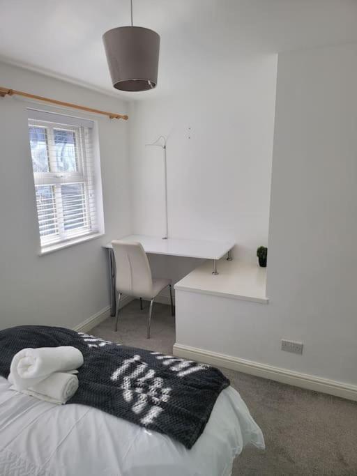 2 Bedroom End Of Terrace House Wellington  Eksteriør bilde