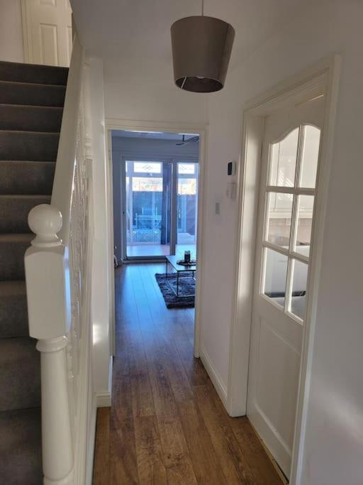 2 Bedroom End Of Terrace House Wellington  Eksteriør bilde